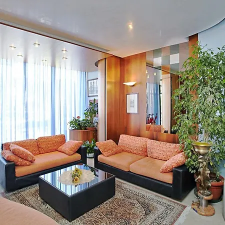 Sara Hotel 3*
